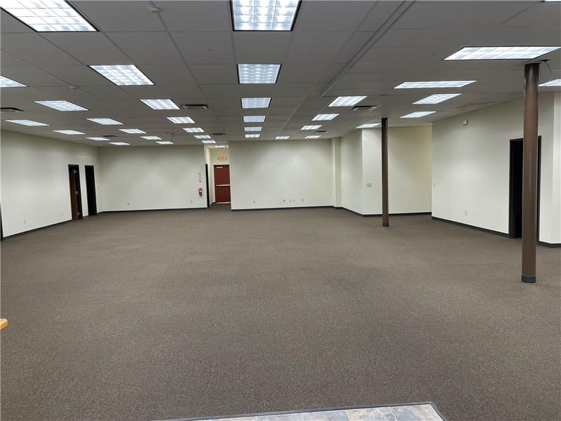 12819 Country Place Dr, Country Club, MO 64505