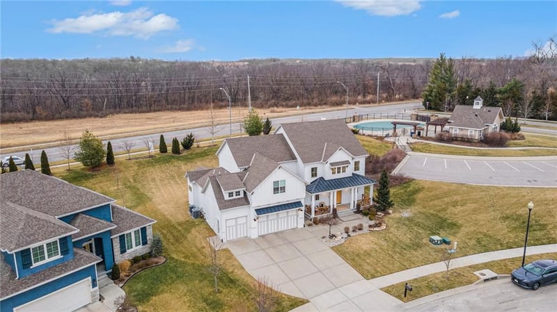 1679 Homestead Pl, Liberty, MO 64068