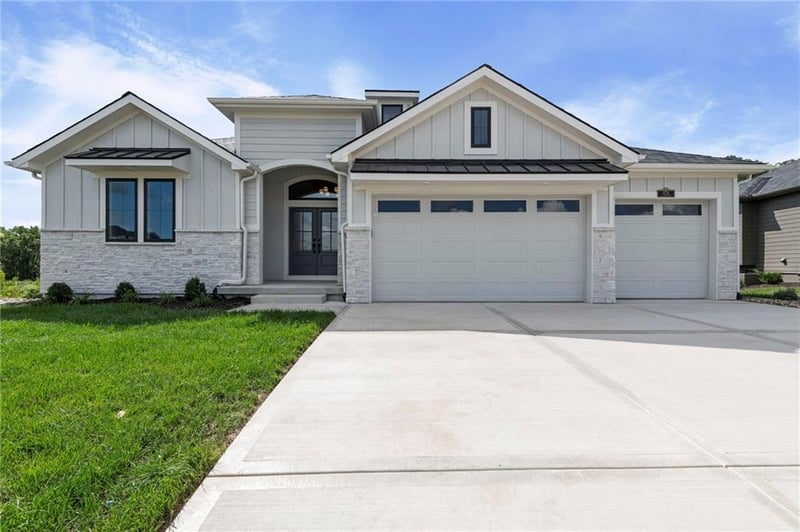 8716 Lewis Ave, Kansas City, MO 64157