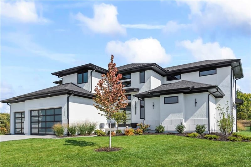 9303 W 167th Ter, Overland Park, KS 66085