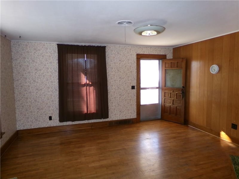 211 Elm St, Iola, KS 66749