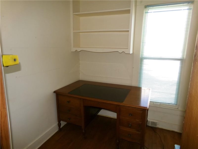 211 Elm St, Iola, KS 66749