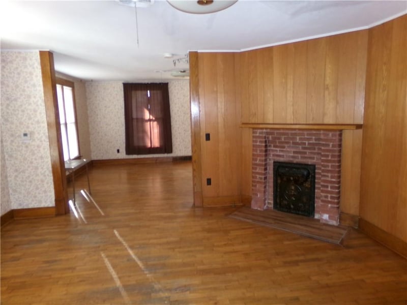 211 Elm St, Iola, KS 66749