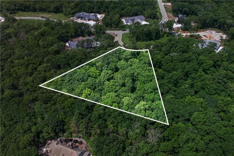 16917 Wallace Way, Loch Lloyd, MO 64012