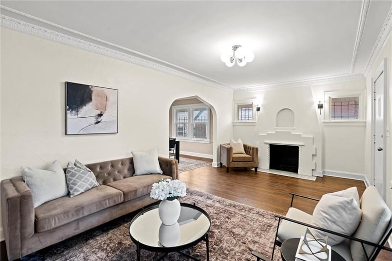 1122 76th St, Kansas City, MO 64131