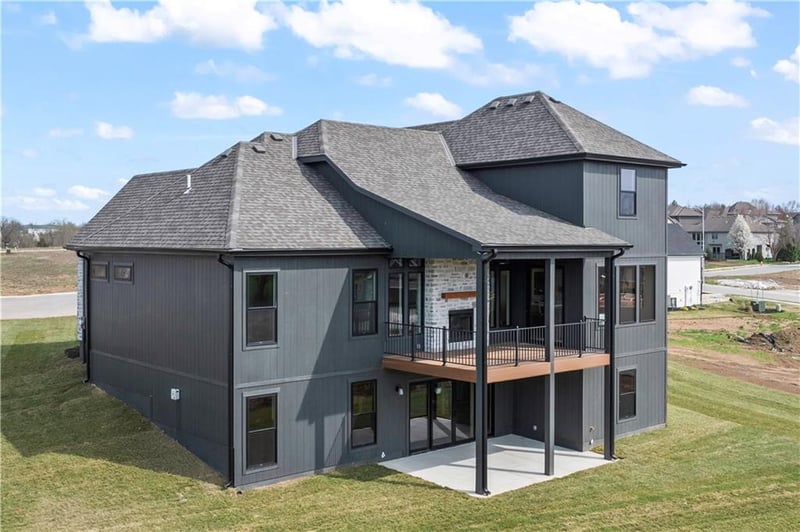 1812 Lashbrook Cir, Lee's Summit, MO 64086