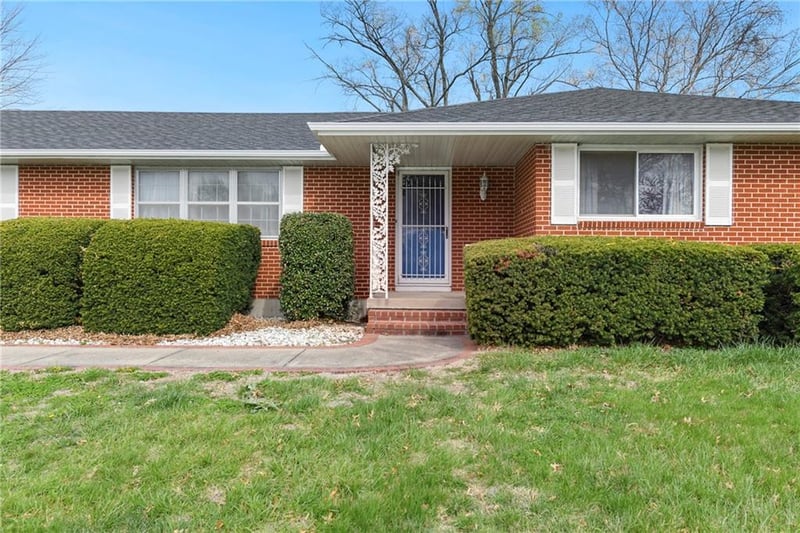 24800 Milton Thompson Rd, Lee's Summit, MO 64086