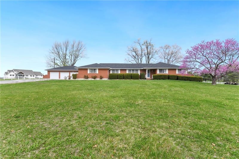 24800 Milton Thompson Rd, Lee's Summit, MO 64086