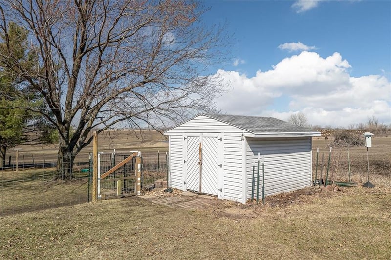 183 NW Bass Ln, Maysville, MO 64469