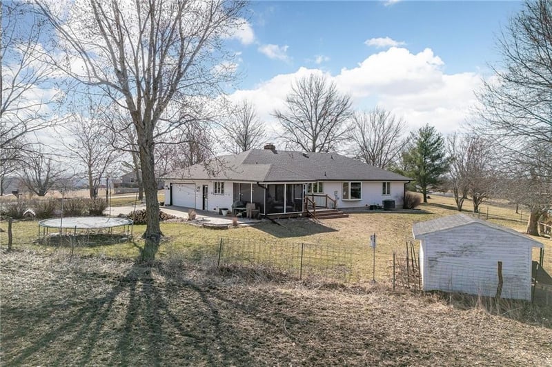 183 NW Bass Ln, Maysville, MO 64469