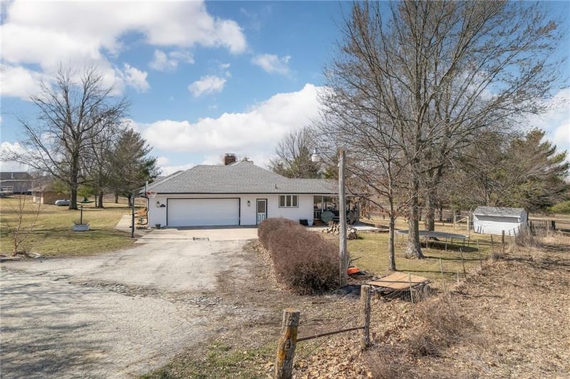 183 NW Bass Ln, Maysville, MO 64469