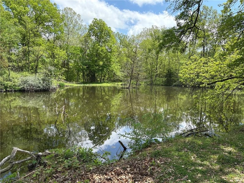 350 NW 71p Rd, Clinton, MO 64735