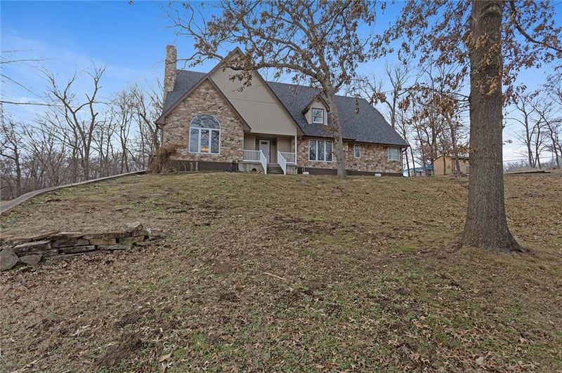26051 Forest Ridge Rd, Sedalia, MO 65301