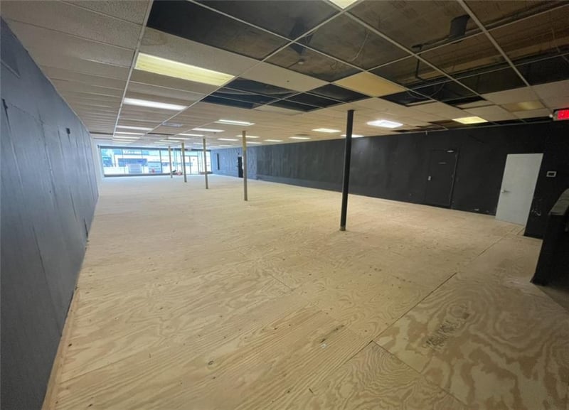 7428-7434 Wornall Rd, Kansas City, MO 64114