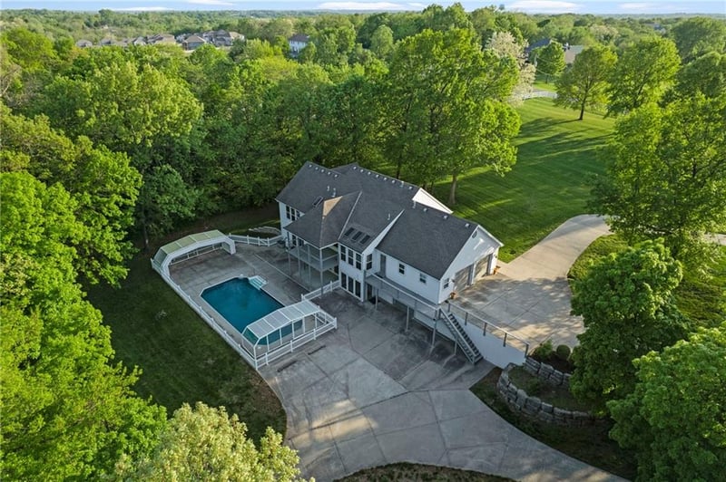 7755 Bridle Parc Ln, Kansas City, MO 64152