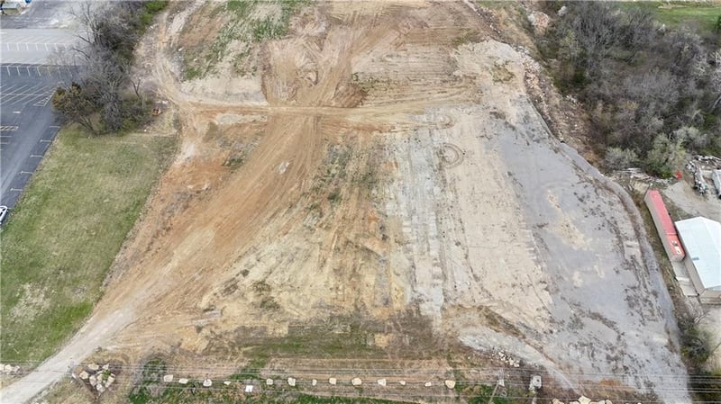 17318 Us Highway 40 N/A, Independence, MO 64055