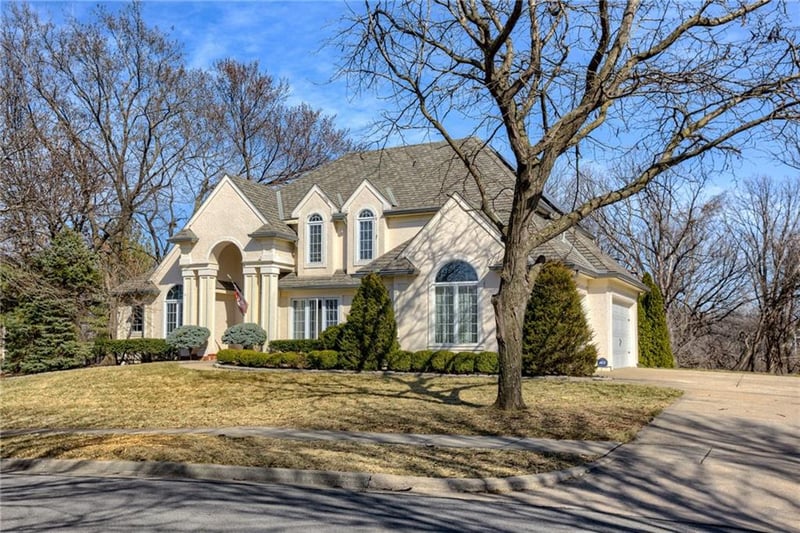 4401 N Mulberry Dr, Kansas City, MO 64116
