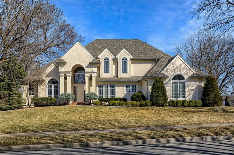 4401 N Mulberry Dr, Kansas City, MO 64116