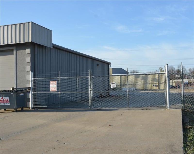 2929 Us Highway 40 Hw, Blue Springs, MO 64015