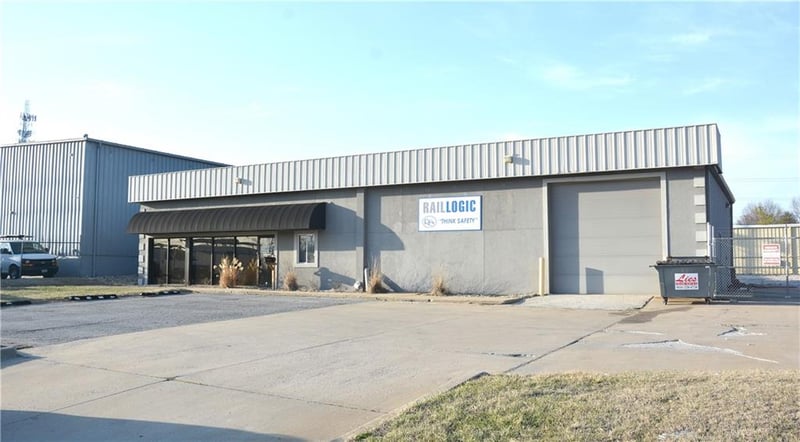 2929 Us Highway 40 Hw, Blue Springs, MO 64015