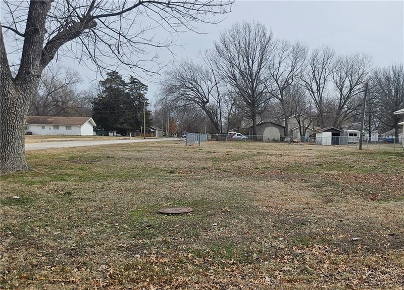 600 Osage St, Girard, KS 66743