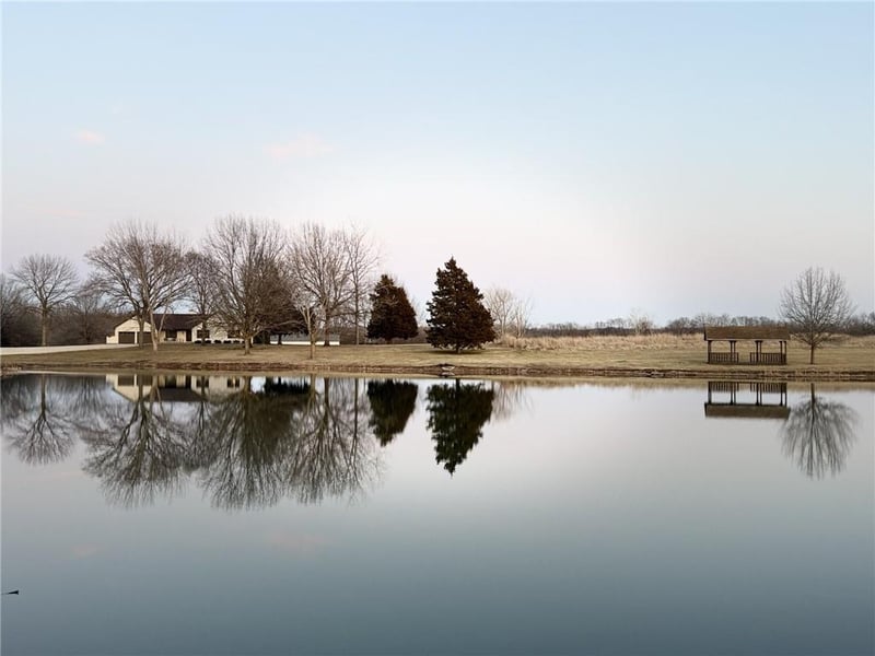 7305 S Morris Rd, Oak Grove, MO 64075