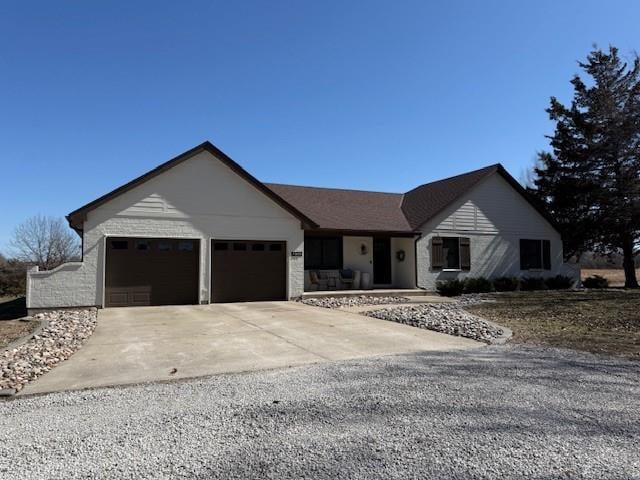 7305 S Morris Rd, Oak Grove, MO 64075
