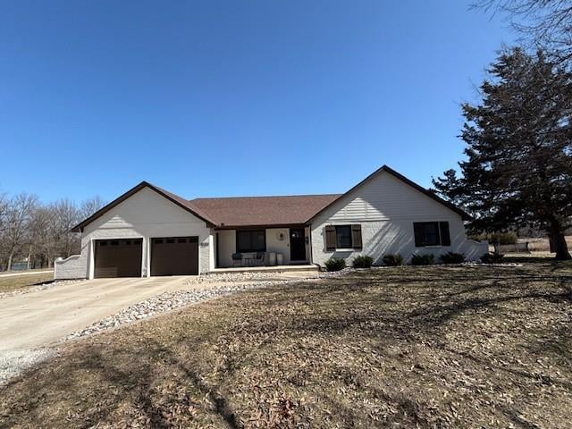 7305 S Morris Rd, Oak Grove, MO 64075
