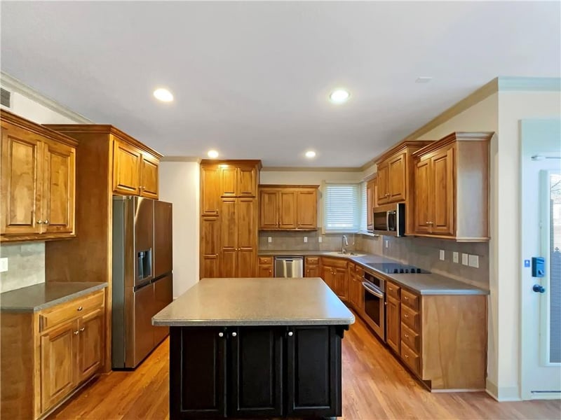 2300 Silver Spring Ln, Lee's Summit, MO 64086