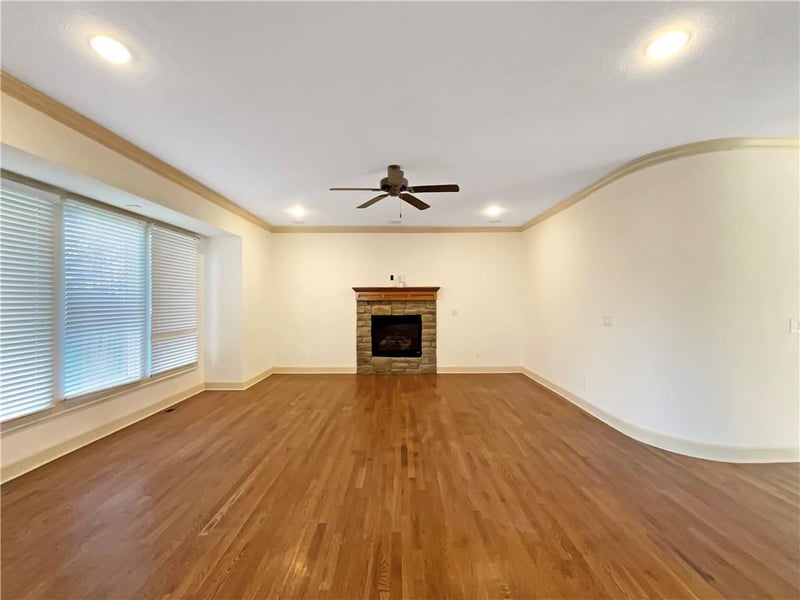 2300 Silver Spring Ln, Lee's Summit, MO 64086