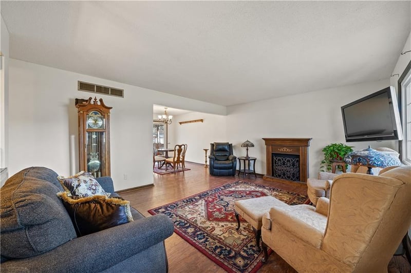2616 NW 85th Ter, Kansas City, MO 64154