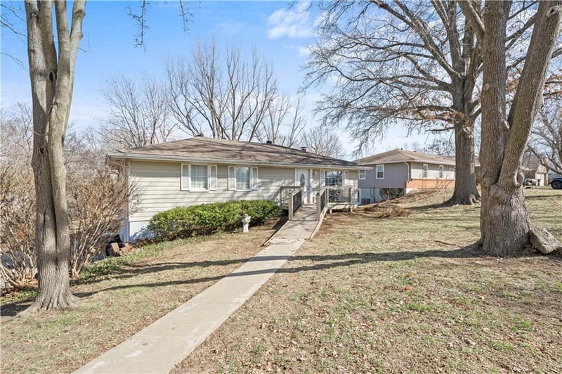 2616 NW 85th Ter, Kansas City, MO 64154