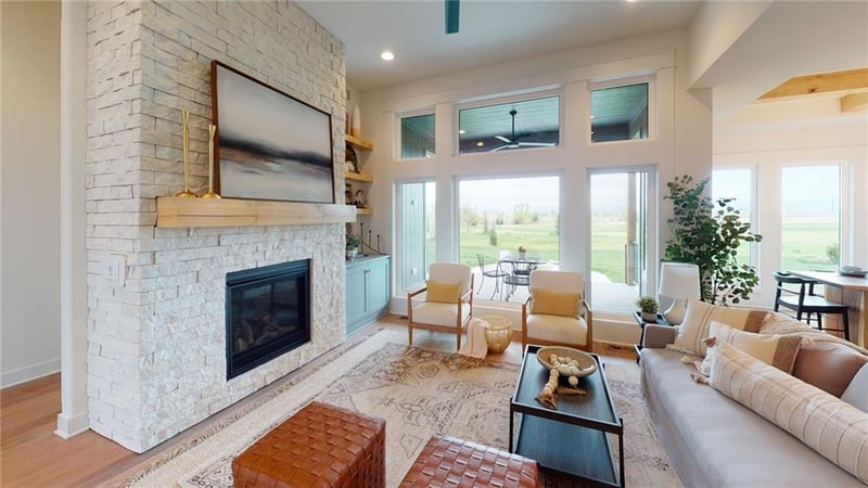 4151 Lake Shore Dr, Basehor, KS 66007