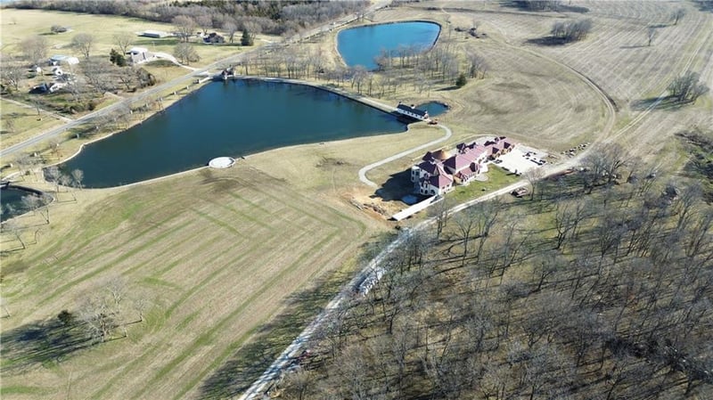 9300 Highgrove Rd, Kansas City, MO 64149