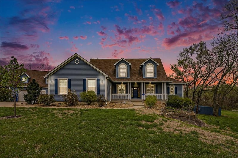 9875 Pin Oak Cir, De Soto, KS 66018