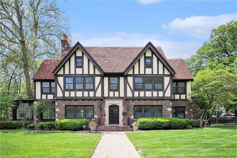 5760 Ward Pw, Kansas City, MO 64113