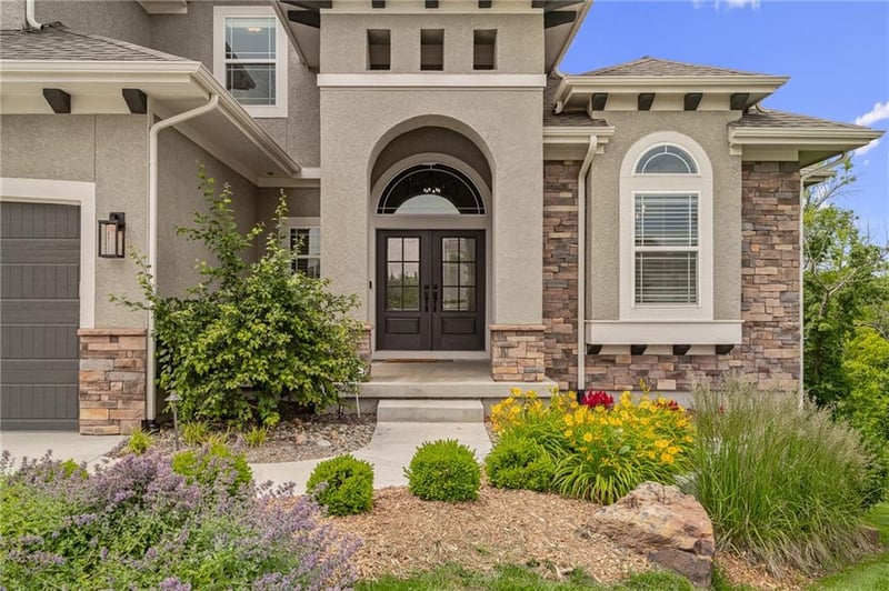 9238 Marion St, Lenexa, KS 66220