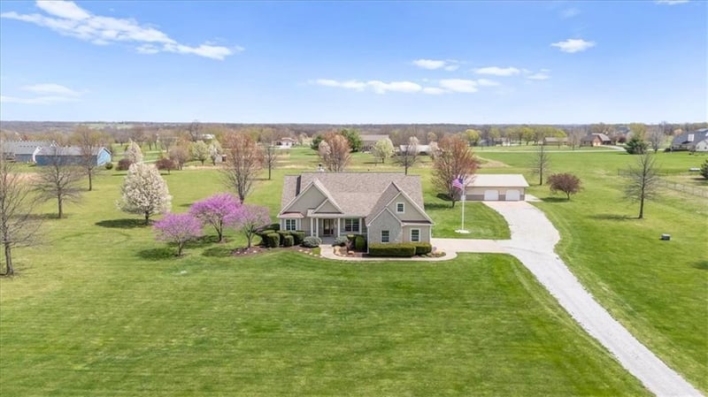 15701 Henry Andrews Dr, Pleasant Hill, MO 64080