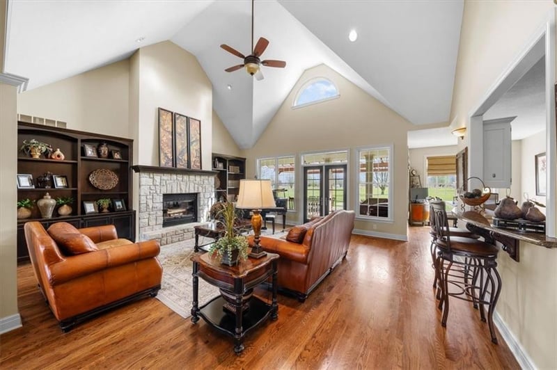 15701 Henry Andrews Dr, Pleasant Hill, MO 64080