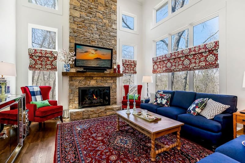 550 W Mohawk St, Lake Quivira, KS 66217