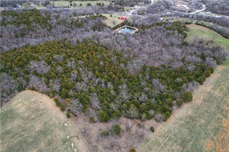 6898 Sherman Rd, Atchison, KS 66002