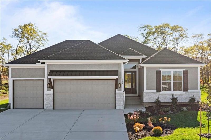 2624 Woodland Oak Dr, Lee's Summit, MO 64086
