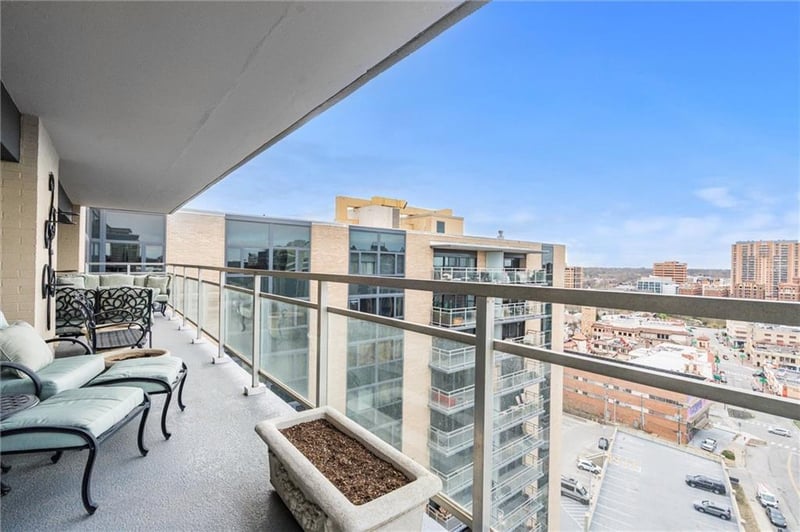 4545 Wornall Rd #1210, Kansas City, MO 64111