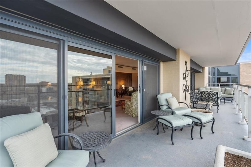 4545 Wornall Rd #1210, Kansas City, MO 64111