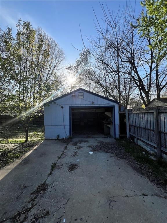 338 Topping Ave, Kansas City, MO 64123