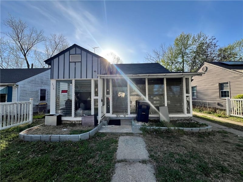 338 Topping Ave, Kansas City, MO 64123