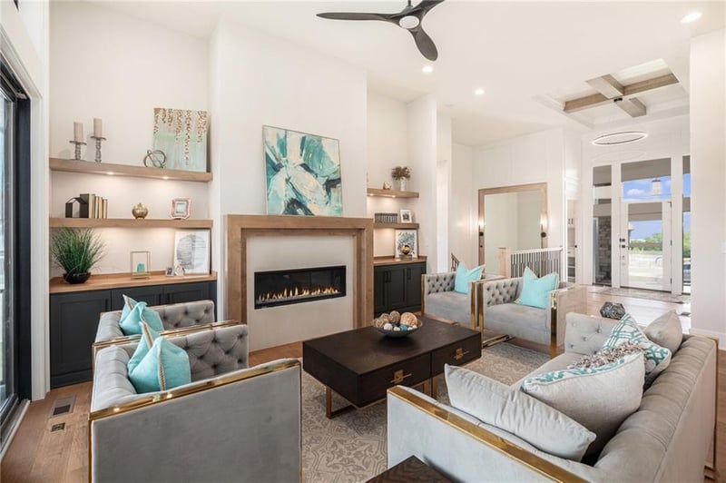 2317 Morris Dr, Lee's Summit, MO 64082