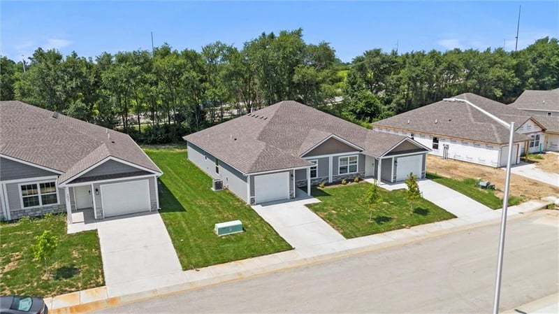 9308 N Lenox St, Kansas City, MO 64154