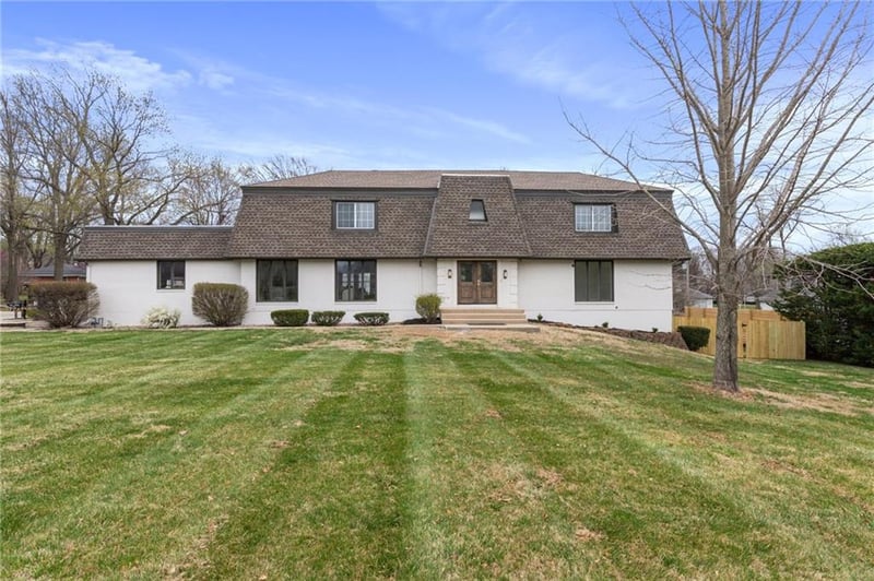 1057 Tam O Shanter Dr, Kansas City, MO 64145