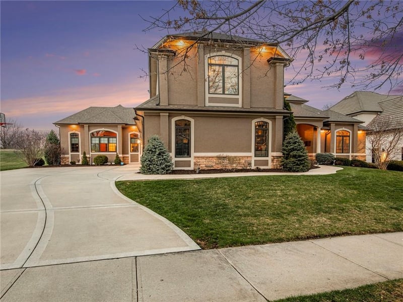 8541 N Donnelly Ave, Kansas City, MO 64157